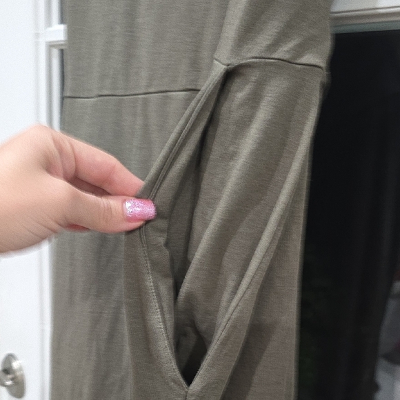 Cuyana Olive Green V-back Jumpsuit. Women's Size Med - Picture 8 of 9